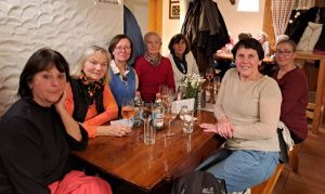 gemütliches Beisammensein am Tisch