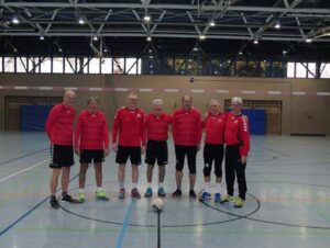 Faustballsenioren-haben-die-Hallenrunde-beendet