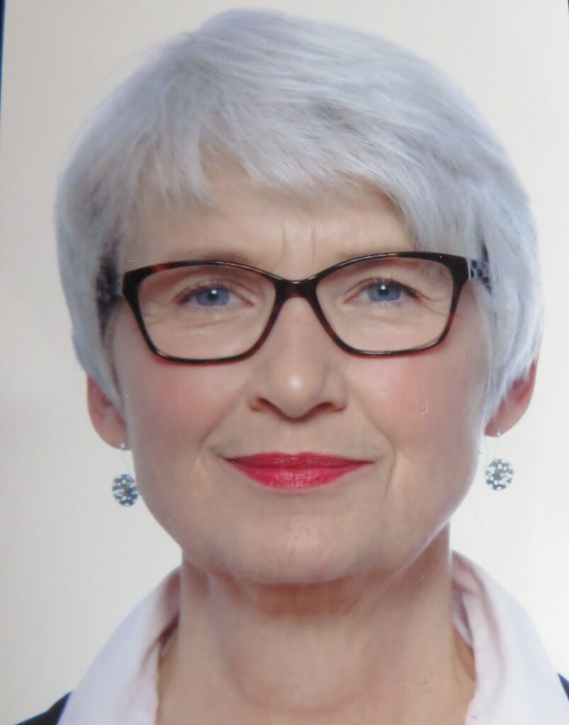 Yogalehrerin Gudrun Keller Yoga